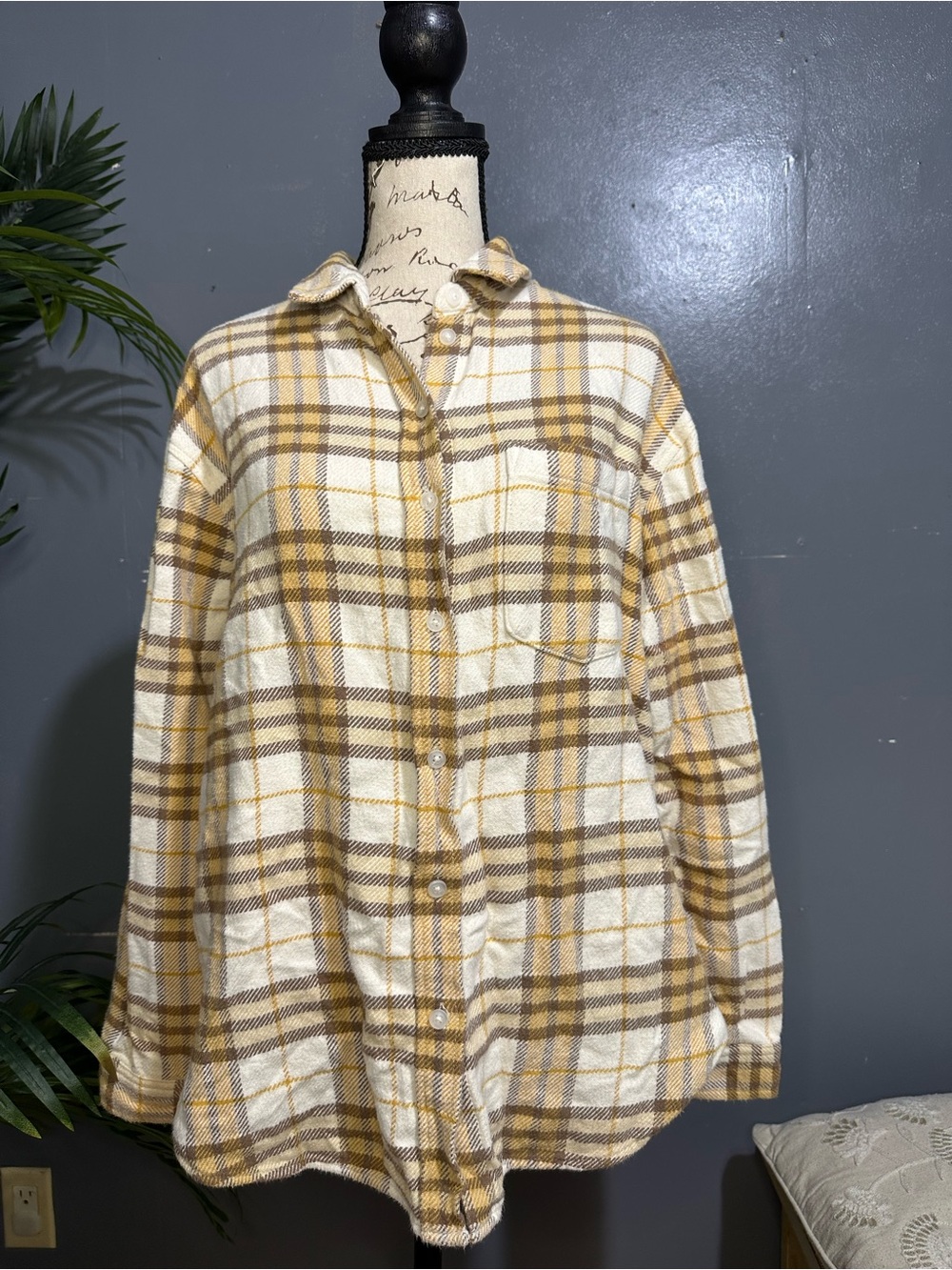 American Eagle Outfitters Yellow and Cream Plaid Button-Down Shirt